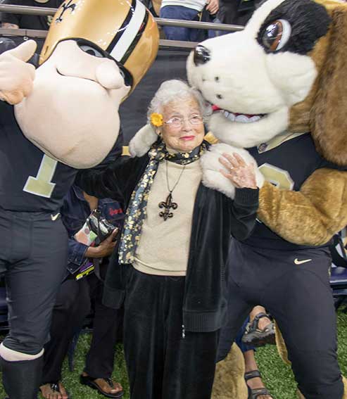 Julia Hawkins, 2017 Champion